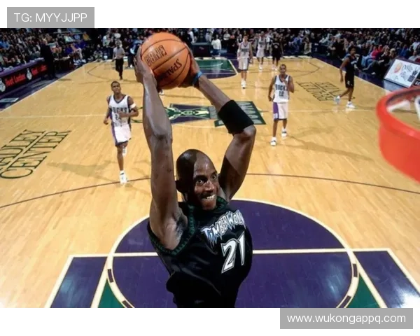 乔丹·汤普森训练完直接去超市抢打折牛排，这反差谁懂啊