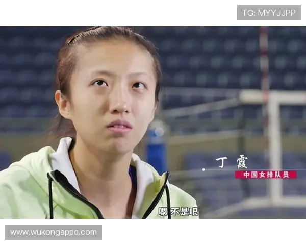 丁霞训练完直接拎爱马仕去吃夜宵？