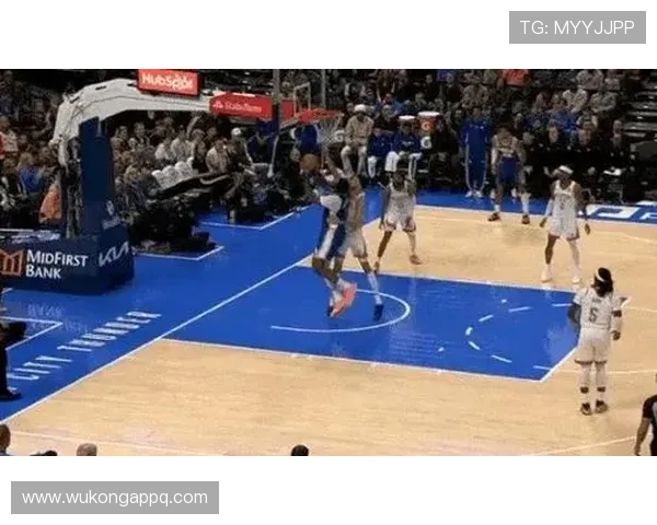 切特·霍姆格伦内线挡拆拉开防守创造得分空间效率提升明显