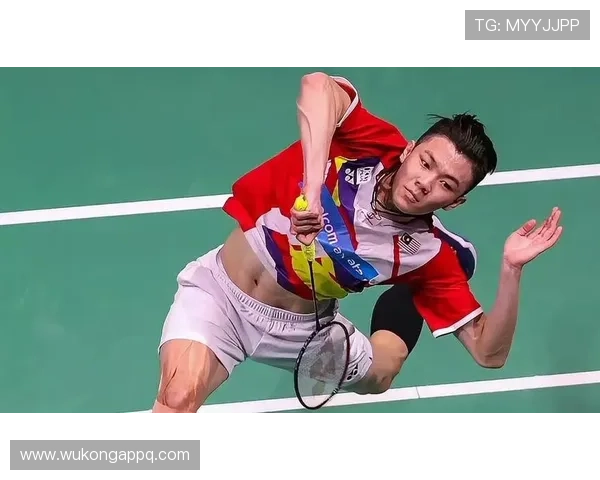 李梓嘉训练间隙自拍，居然穿得比我逛街还讲究？