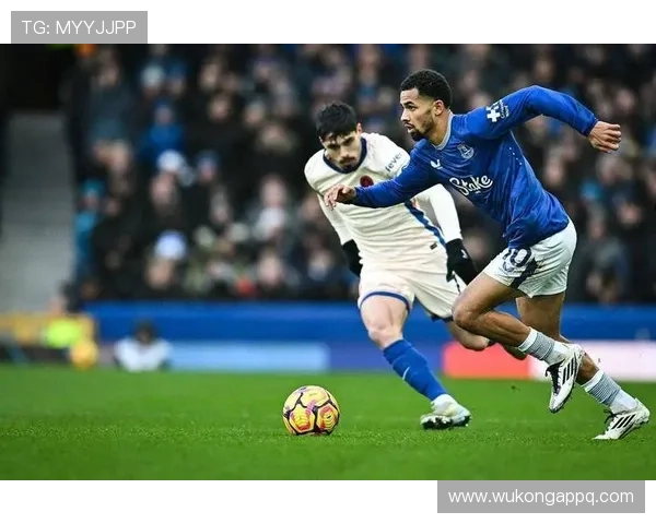 切尔西中场失控与后防危机持续影响球队战绩，复兴之路面临严峻考验。