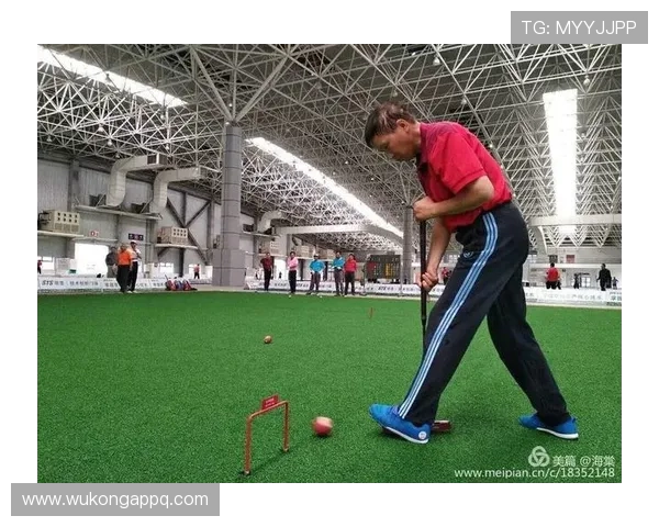 折射手球判罚为何经常引发争议？规则如何界定手球意图